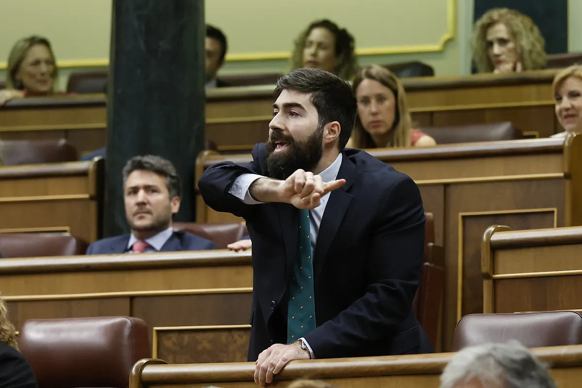 Un diputado de Vox defiende que el franquismo fue «una etapa de progreso para lograr la unidad nacional» y Bolaños lo acusa de «blanquear crímenes»