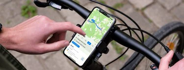 Cuándo pueden multarte por usar el iPhone o AirPods en la bici y a cuánto dinero asciende la multa 