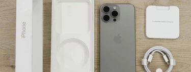 La psicología detrás de la caja de un iPhone. Hasta el olor es marketing ideado por Steve Jobs y Jony Ive 