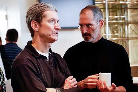 Tim Cook y Steve Jobs