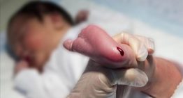 El cribado neonatal topa con la desigualdad territorial: Murcia detecta 44 patologías en la prueba del talón y Asturias solo 11