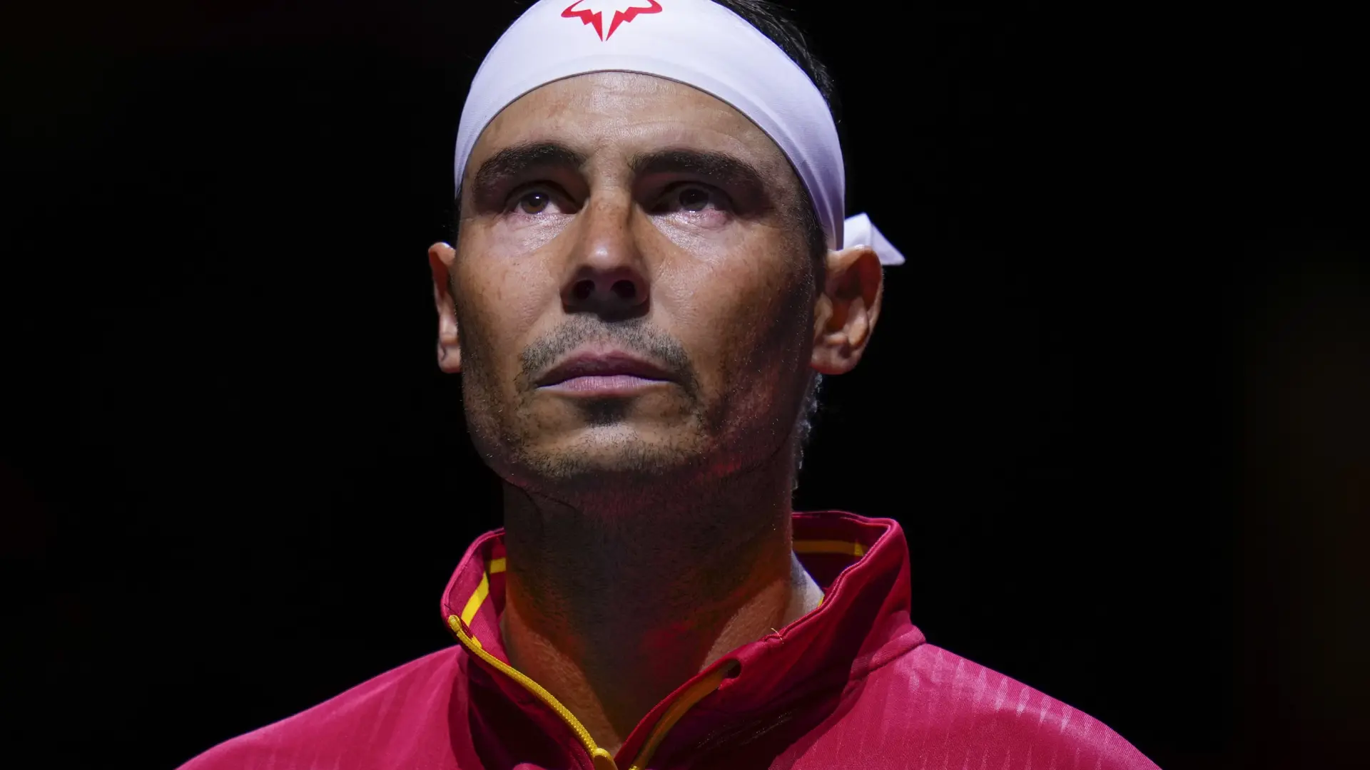 Las lágrimas en los ojos de Rafa Nadal durante el himno de España antes de su debut en la Copa Davis… y una posible retirada