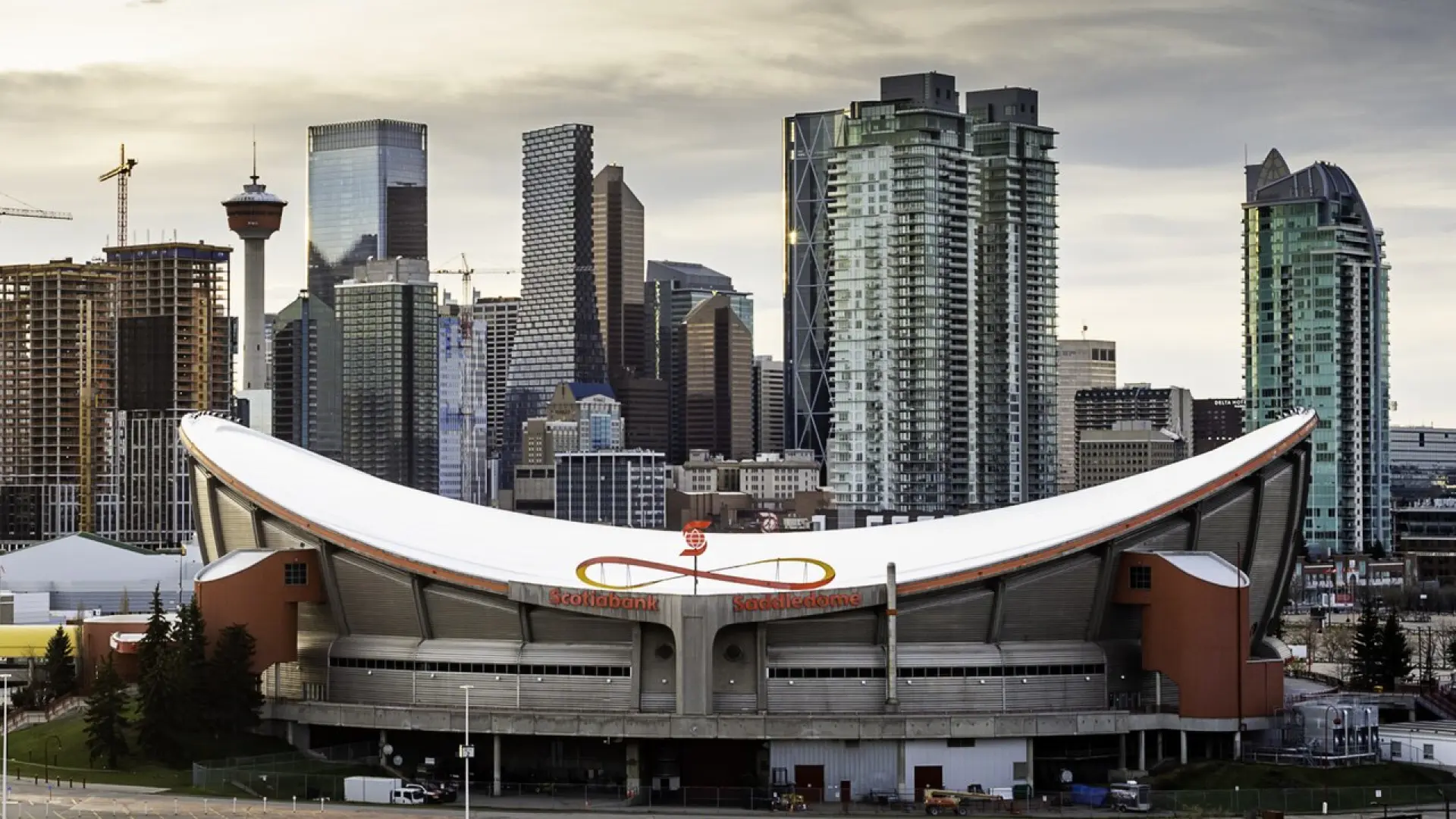 Santuarios del deporte. Scotiabank Saddledome: la cancha con forma de silla de montar