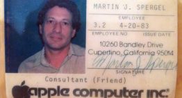 Quién era el misterioso empleado 3.2 de Apple, el amigo de Steve Jobs que recibió un carnet especial aunque nunca llegó a trabajar dentro