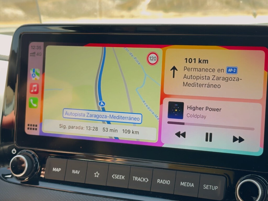 CarPlay mejora con iOS 18.4 e incluye un cambio muy útil y esperado por los usuarios 