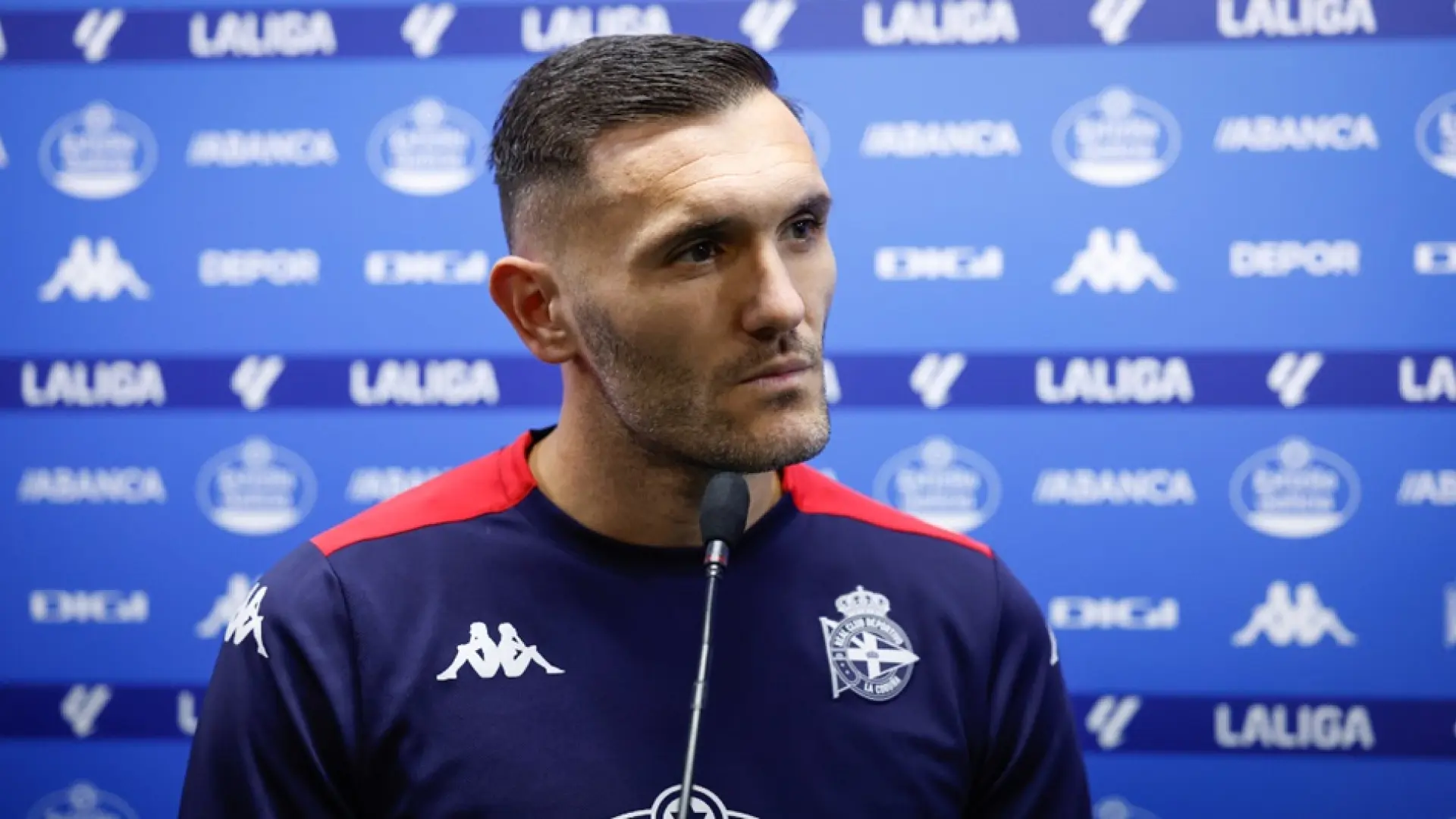 Los intrahistoria de la salida de Lucas Pérez del Dépor: "Mis padres me dejaron en un orfanato con 2 años y ahora me piden dinero"