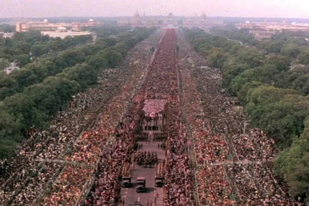 300.000 extras en una escena de solo 2 minutos. Esta famosa película tiene un récord que nadie ha superado en 43 años 