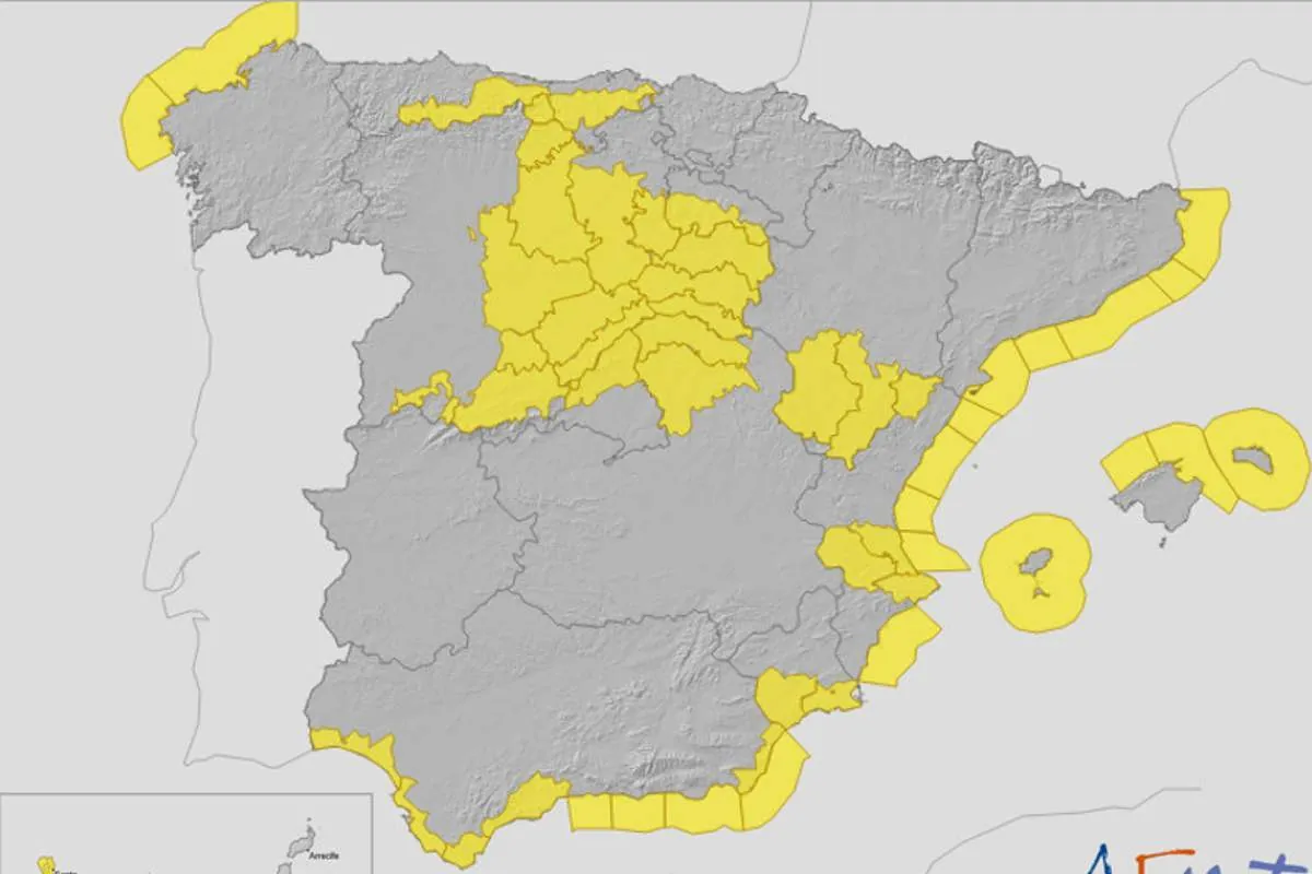 La DGT aconseja extremar la precaución ante las fuertes nevadas en amplias zonas de la península