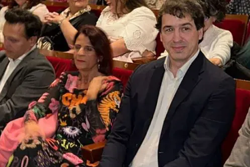 La defensa del hermano de Sánchez niega formalmente su vinculación con el ex juez que quiere recusar a la magistrada Beatriz Biedma