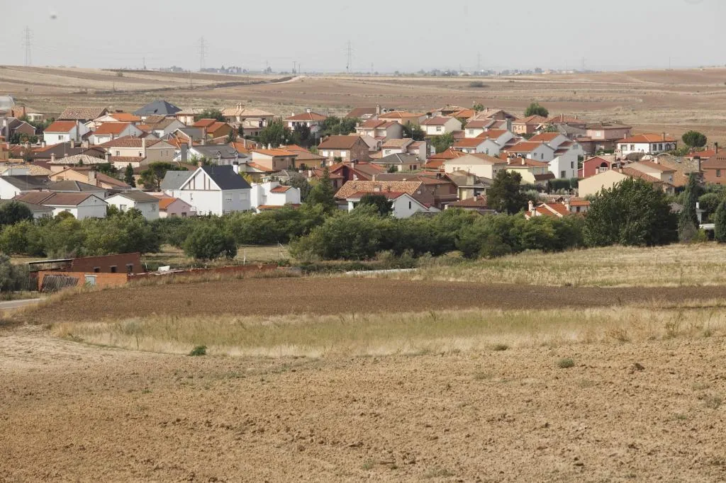 La alcaldesa del PP en Carranque (Toledo) destituye a los concejales de Vox y estos la acusan de «traición»