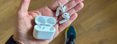 Me acaban de regalar unos AirPods y este es el mejor ajuste para estrenarlos por todo lo alto 