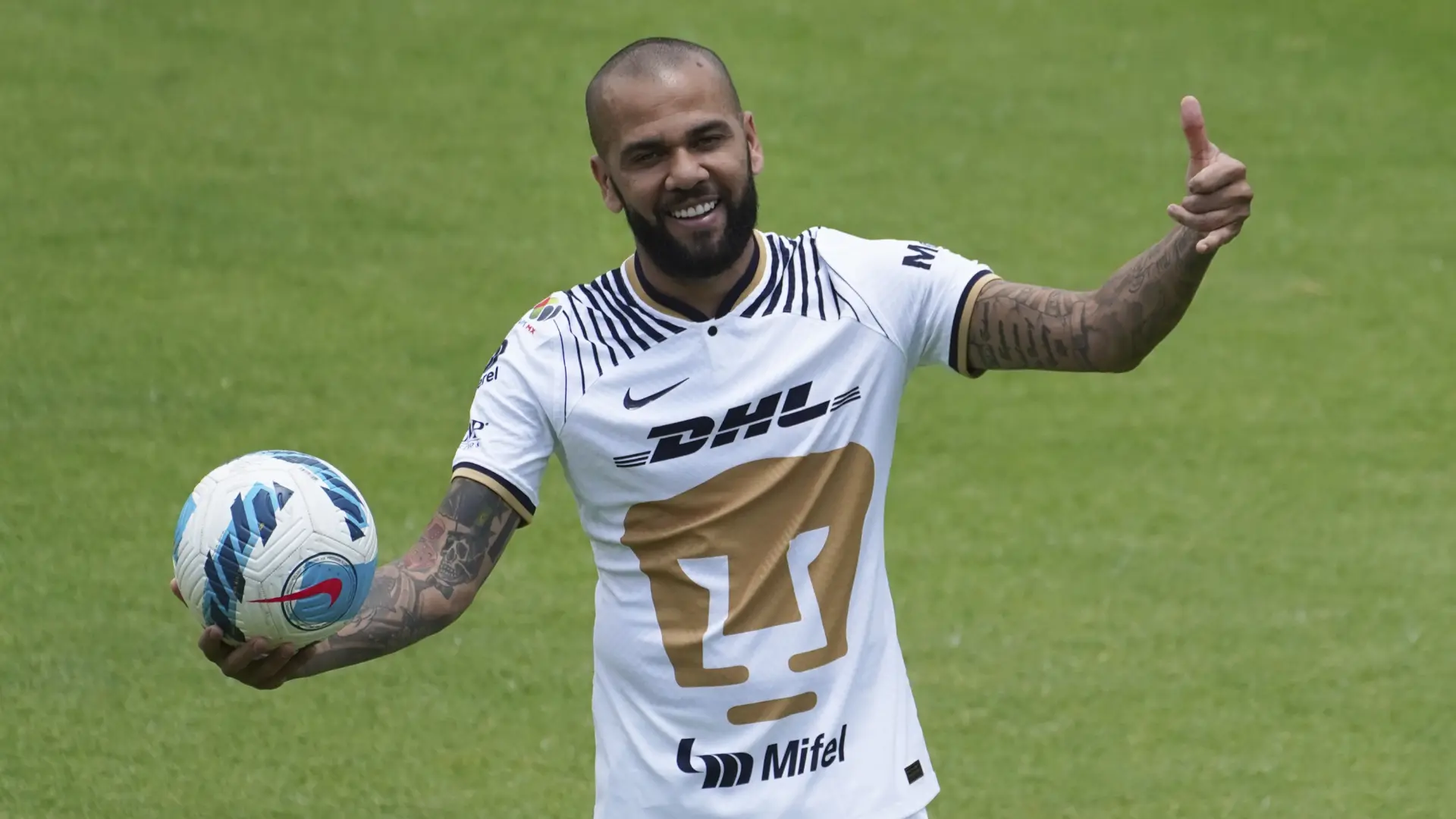 El Pumas demanda a Dani Alves ante el TAS por incumplimiento de contrato