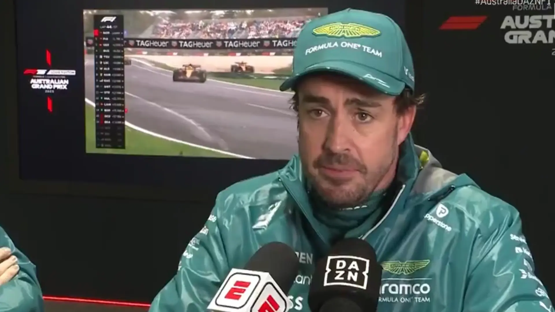 La reacción de Fernando Alonso a la locura del GP de Australia: "Esto se pone interesante, me gustaría estar ahí"