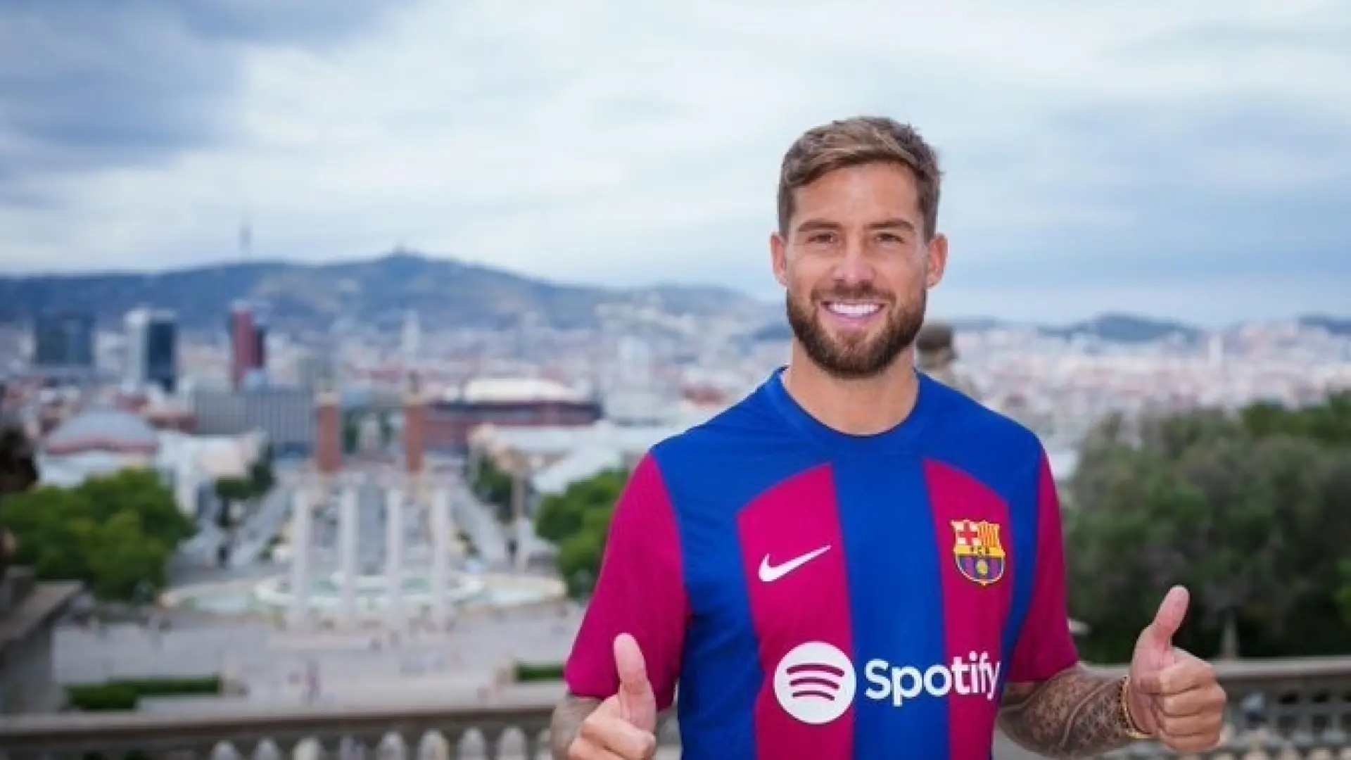 Iñigo Martínez renueva su contrato con el Barça hasta 2026