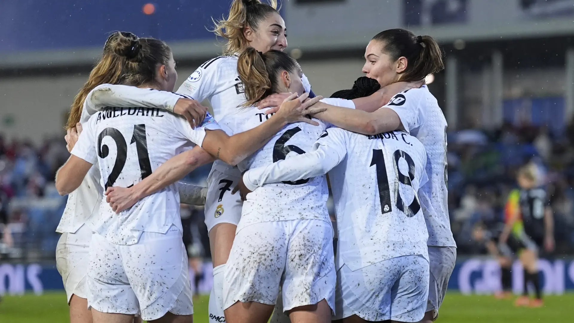 El Real Madrid tumba al Arsenal y pone un pie en las semifinales de la Champions League femenina