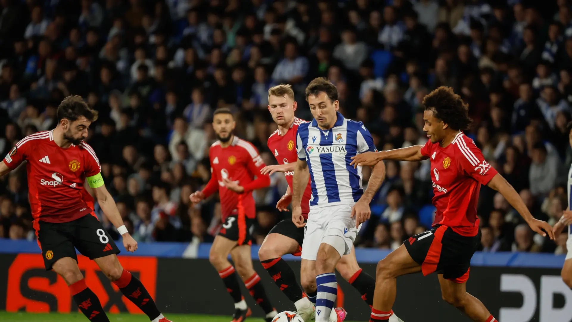 La Real Sociedad aguanta el pulso ante el Manchester United y se la juega en Old Trafford