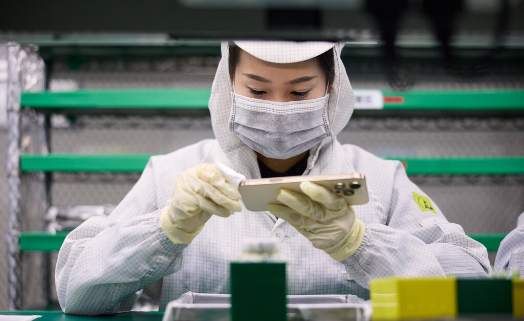 En las fábricas de Apple hay una temperatura exacta para que miles de productos no se vayan al traste. El culpable es el pegamento 