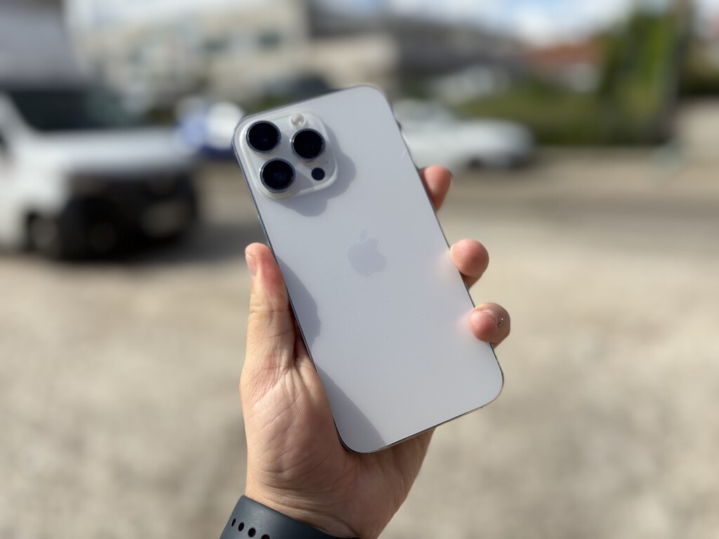 Tengo un iPhone 14 en pleno 2025 y esta es la razón por la que NO voy a saltar al iPhone 17 (aunque Apple Intelligence me tiente)