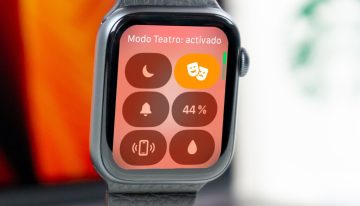 Harto de cargar cada día el Apple Watch, he visto un método que inventó la propia Apple: el modo teatro