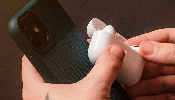 Uno de los AirPods no se escucha bien y el otro sí: el arreglo es tan fácil como mirar esto
