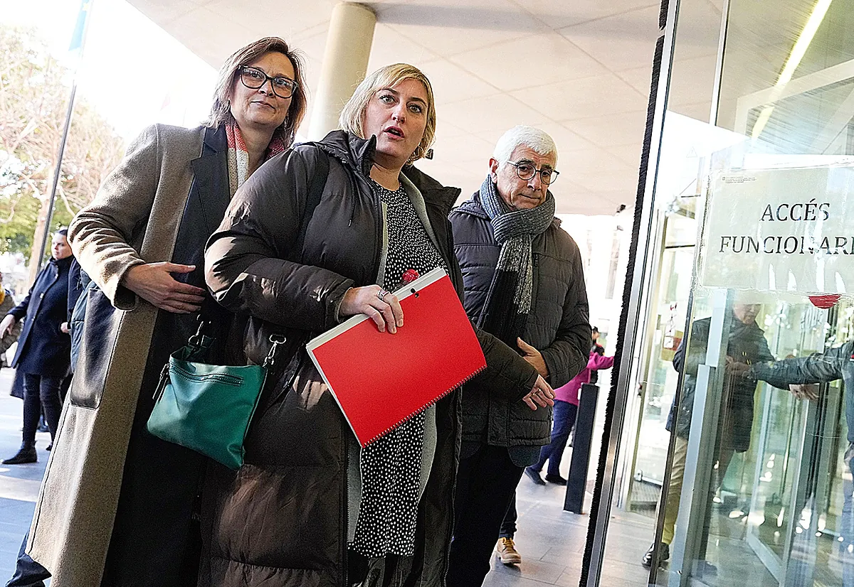 La Fiscalía pide inhabilitar 12 años a dos ex consejeros catalanes por «paralizar» la vacunación de policías y guardias civiles
