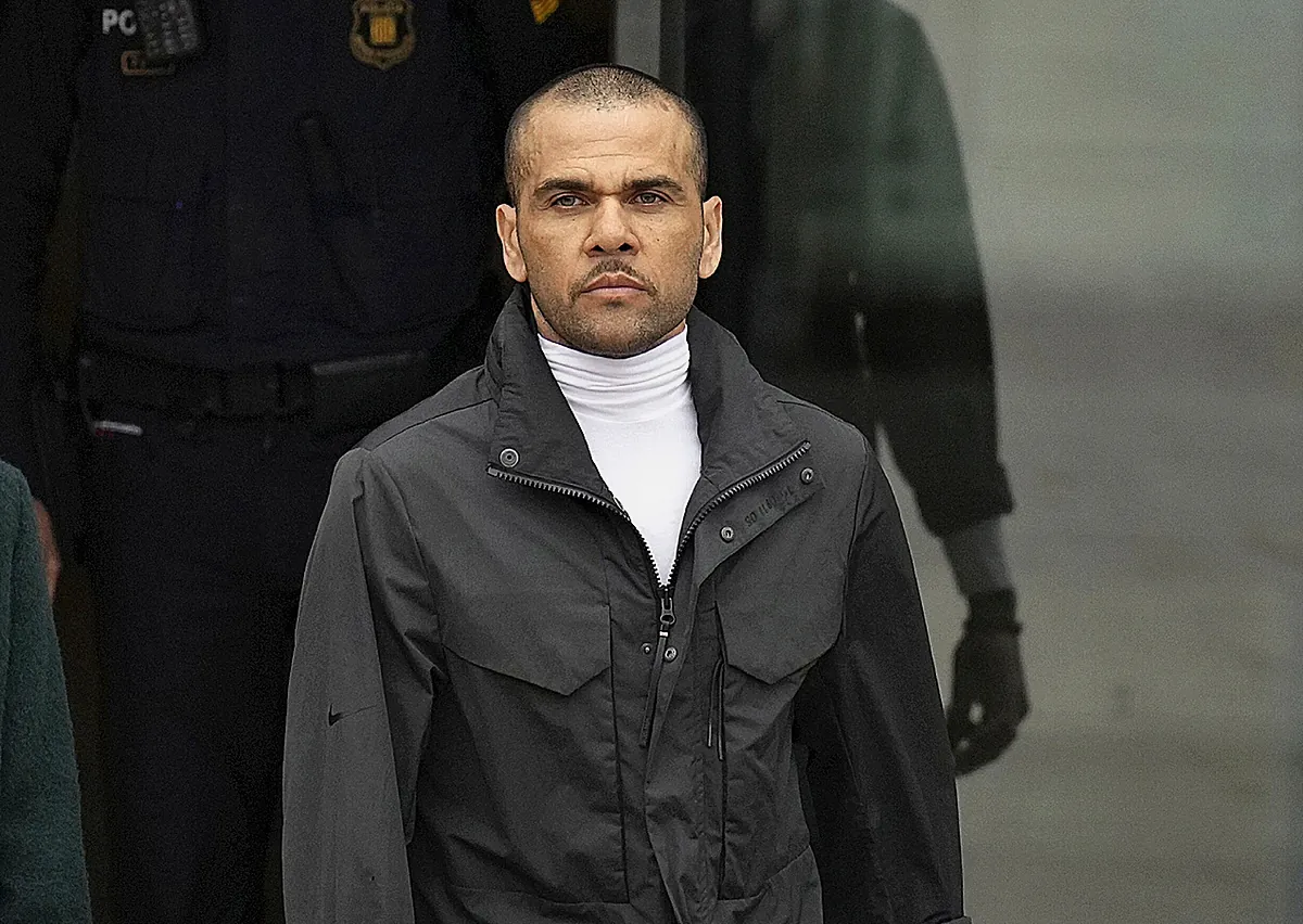 La Fiscalía acusa al tribunal que absolvió a Alves de «retroceder siglos» en el consentimiento y pide al Supremo que mantenga los cuatro años y medio de cárcel por violación