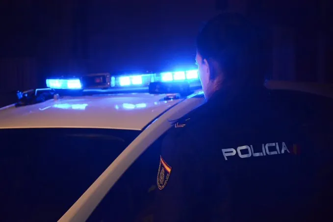 Detenido en Gijón un hombre por agredir sexualmente a su nieta menor y almacenar numerosa pornografía infantil