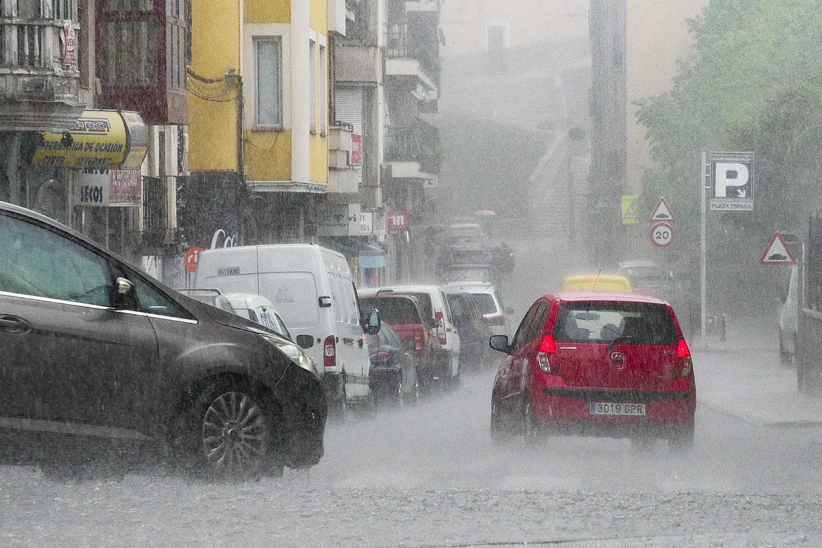 Cataluña, Madrid, Valencia y ambas Castillas activan este lunes la alerta amarilla por lluvias e intensas tormentas
