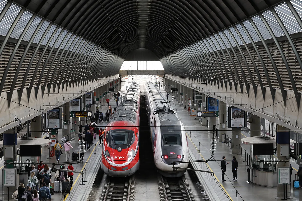 La Guardia Civil investiga como principal hipótesis el robo del cable en el corte de tren que ha dejado 10.700 afectados