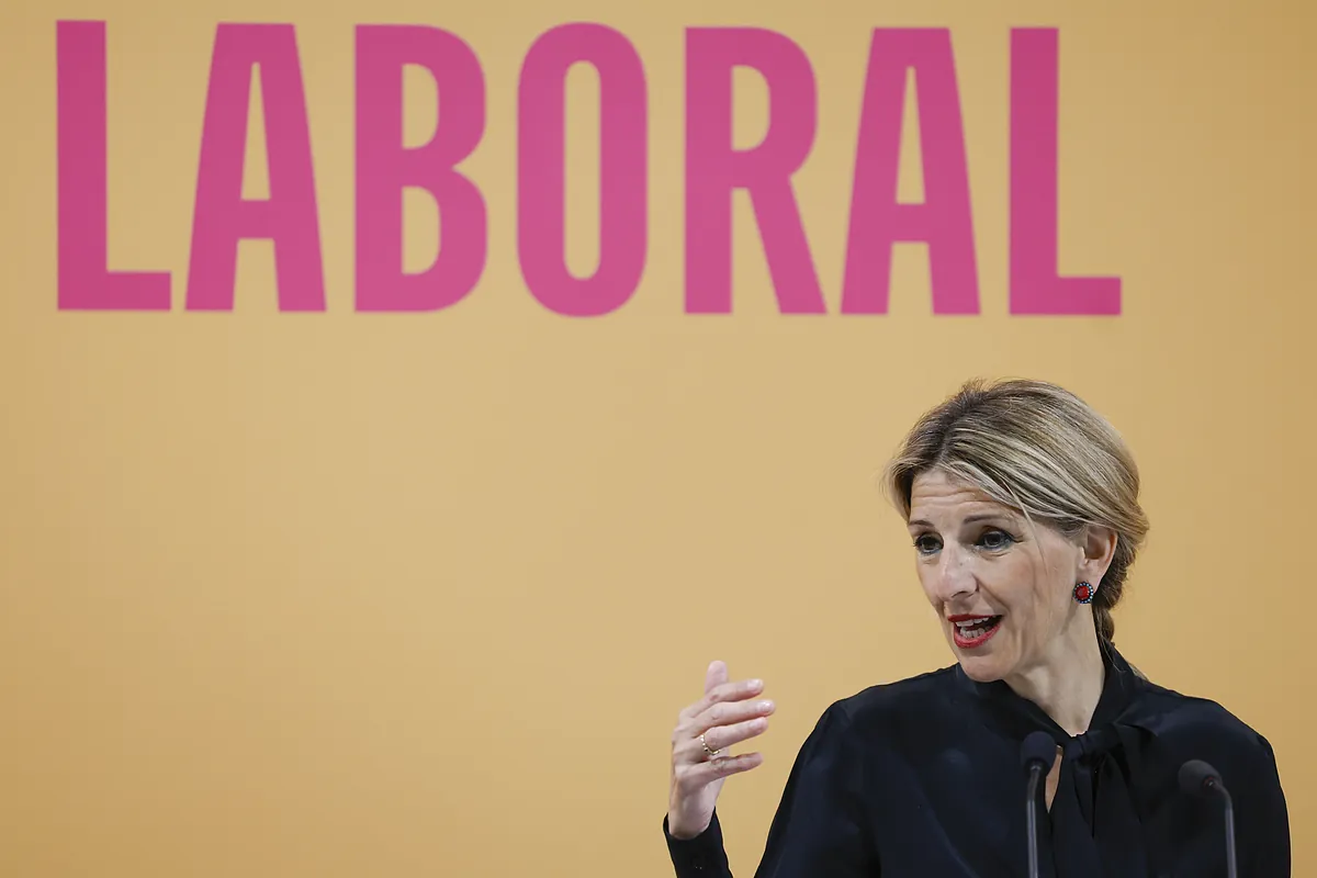 Óscar Puente dice ahora que no descarta «la opción del robo» de cable en el AVE tras haber asegurado que era un «sabotaje»