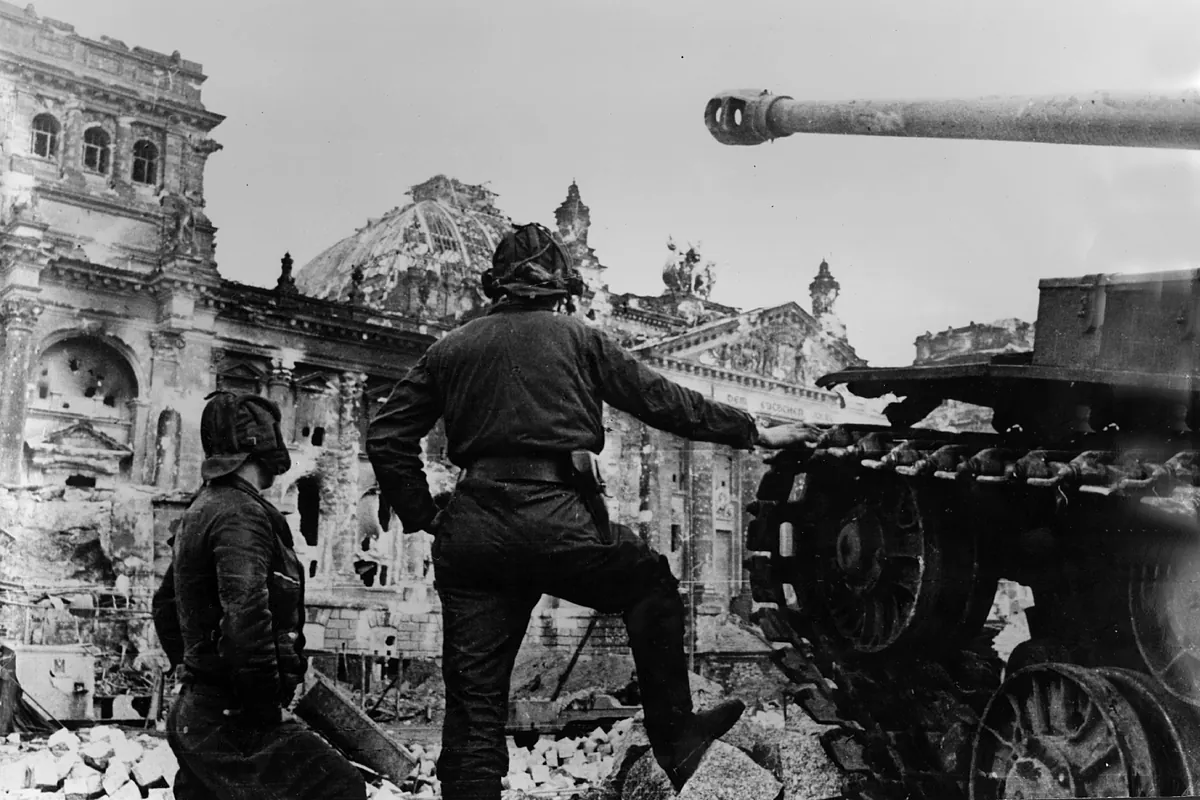 EL MUNDO publica este 8 de mayo un suplemento especial de 16 páginas por los 80 años del final de la II Guerra Mundial