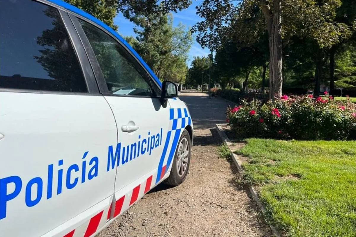 Detienen a una mujer en Valladolid que estaba borracha en un bar por insultar y golpear a su hija de 10 años