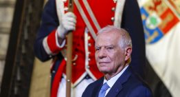 Felipe VI homenajea a Josep Borrell y recuerda que «con Europa, el derecho será siempre más fuerte que la imposición»