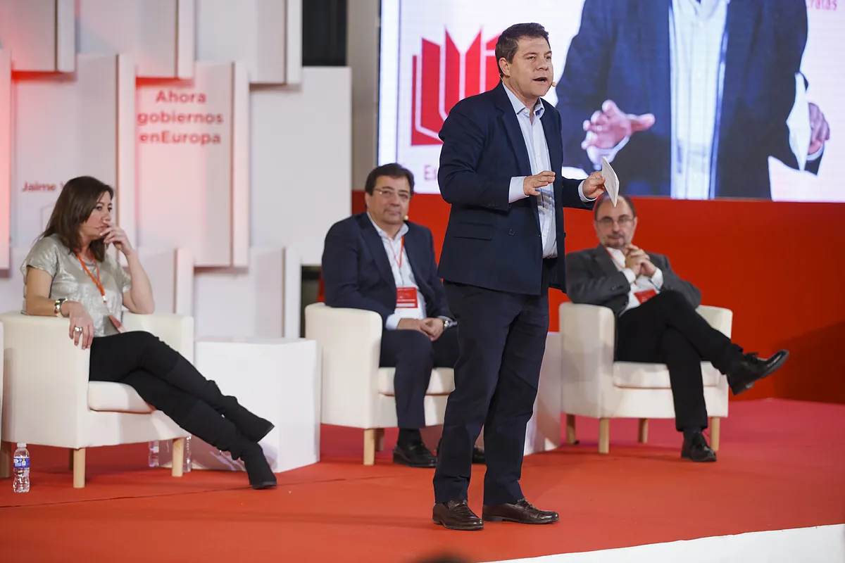 Los barones criticados por Sánchez ven alternativas al líder, pero no ahora: «Lanzar a un compañero sería estrellarse»