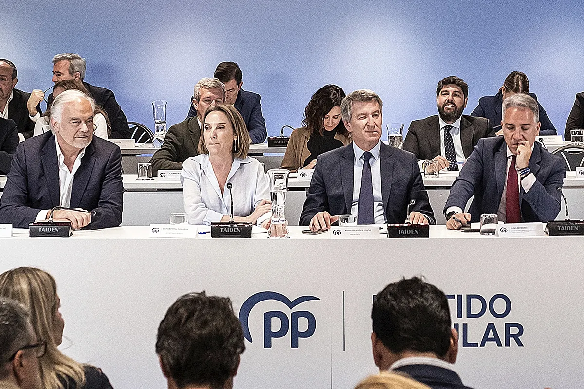 Feijóo no pone límites al reseteo de las «ideas» del PP mientras los 'liberales' piden 'más Ayuso'