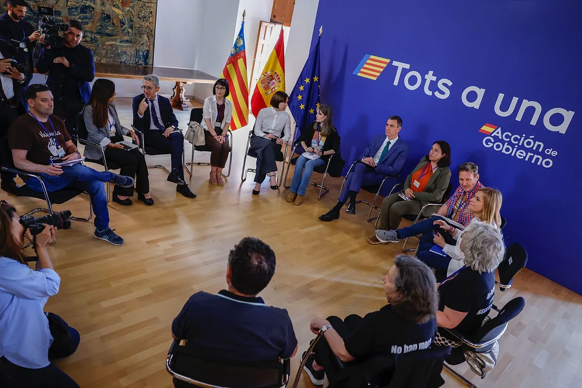 Sánchez se compromete con las víctimas de la dana a un funeral de Estado por el primer aniversario y a visitar la zona cero