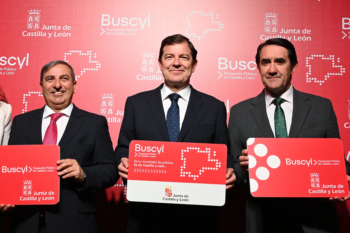 Mañueco anuncia que el transporte en autobús será gratis en Castilla y León antes de que acabe octubre