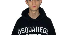 ¿Qué hace un secretario de Estado entre el Niño Skin, el hacker Alcasec y los Miami?