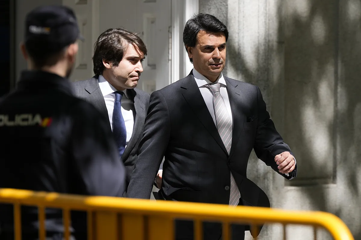 La juez procesa al novio de Ayuso por fraude fiscal y falsedad documental