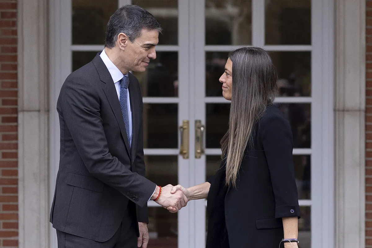 Junts y PSOE acuerdan que Cataluña asuma la gestión integral de los secretarios e interventores municipales