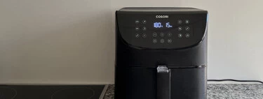 Llevo un tiempo utilizando una freidora de aire. Ojalá alguien me hubiera dicho que utilizar papel de horno es una mala idea