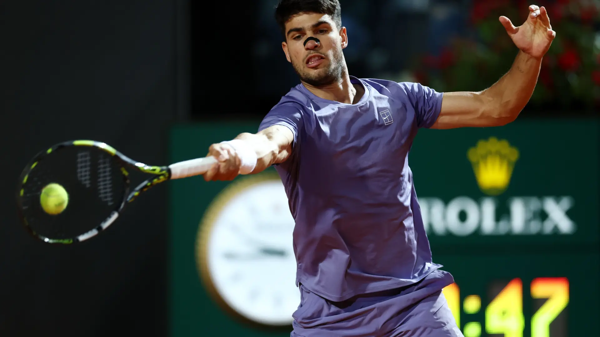 Alcaraz supera el trámite ante un Djere lesionado y alcanza los octavos del Masters 1.000 de Roma