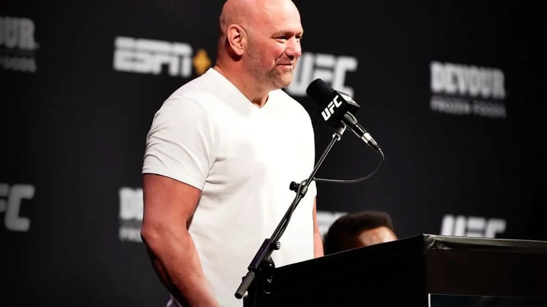 Ya es oficial, Topuria peleará por el cinturón ante Oliveira o Makhachev: "Definitivamente no está equivocado"