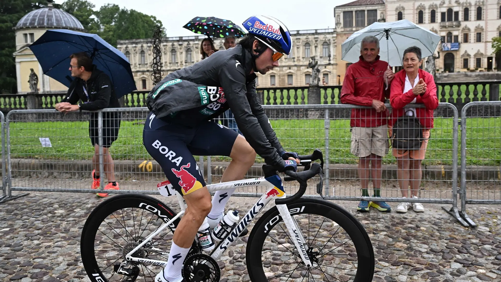 Primoz Roglic abandona el Giro de Italia tras sufrir una tercera caída