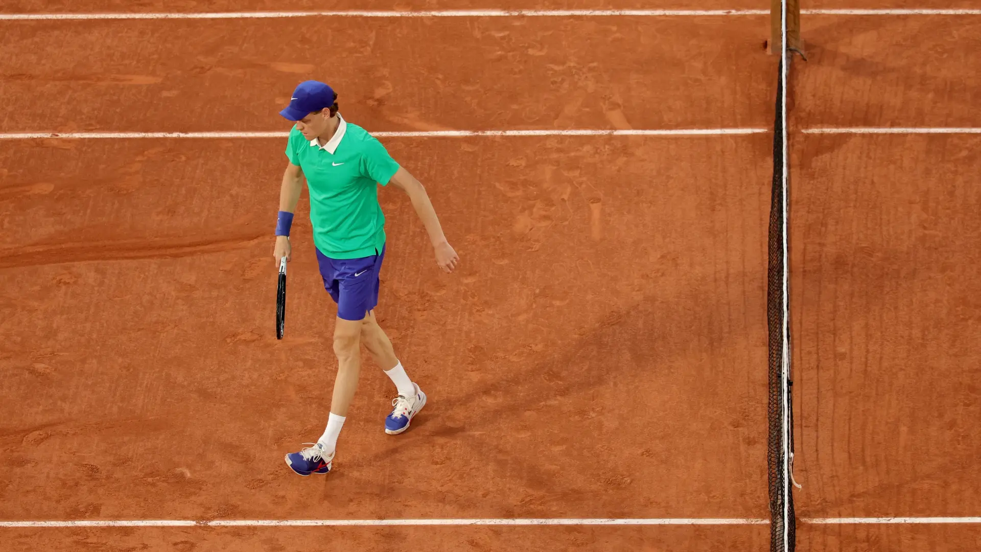 El gesto de Jannik Sinner con la placa de Rafa Nadal en Roland Garros: "Es lo mínimo que se podía haber hecho por él"