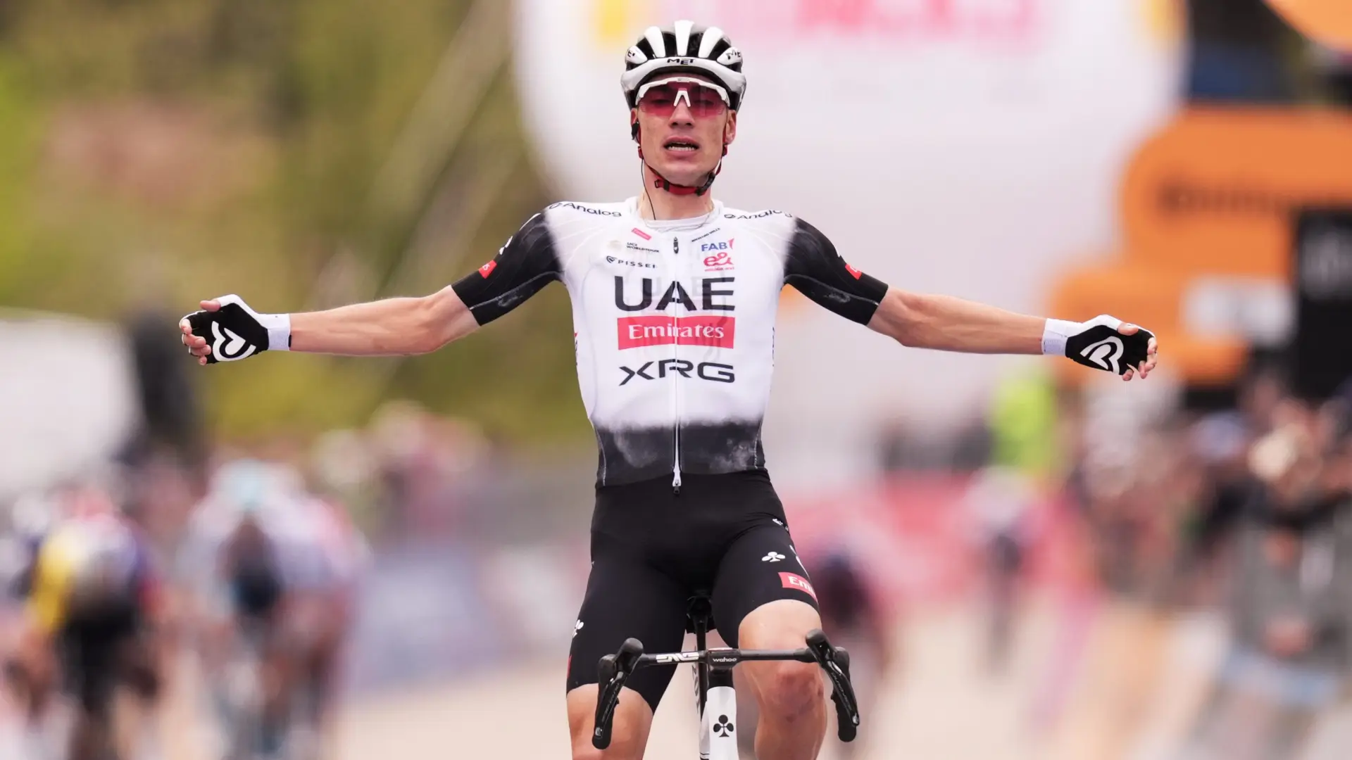 Juan Ayuso mete presión a Roglic: victoria en la séptima etapa y candidatura al Giro de Italia