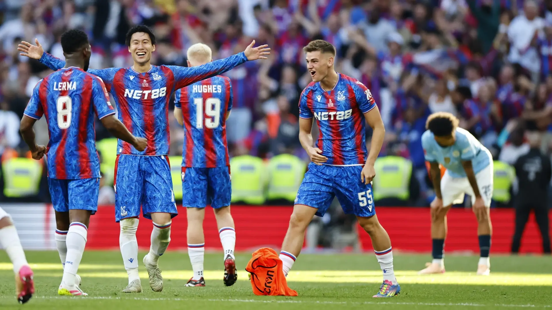 Debacle del Manchester City… y el Crystal Palace se corona campeón por primera vez en 120 años de historia