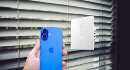 Con tan sólo un iPhone y este accesorio puedes utilizar las persianas para que parezca que estás en casa, aunque te vayas de viaje