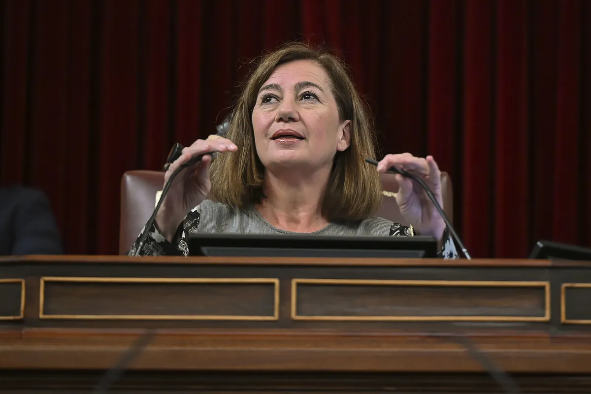 Artimaña del PSOE para blindar a Sánchez del 'caso Fontanera' hasta después del verano