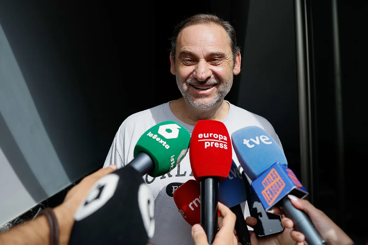La UCO intervino a una amiga de José Luis Ábalos un disco duro que pretendía ocultar durante el registro de la vivienda del ex ministro